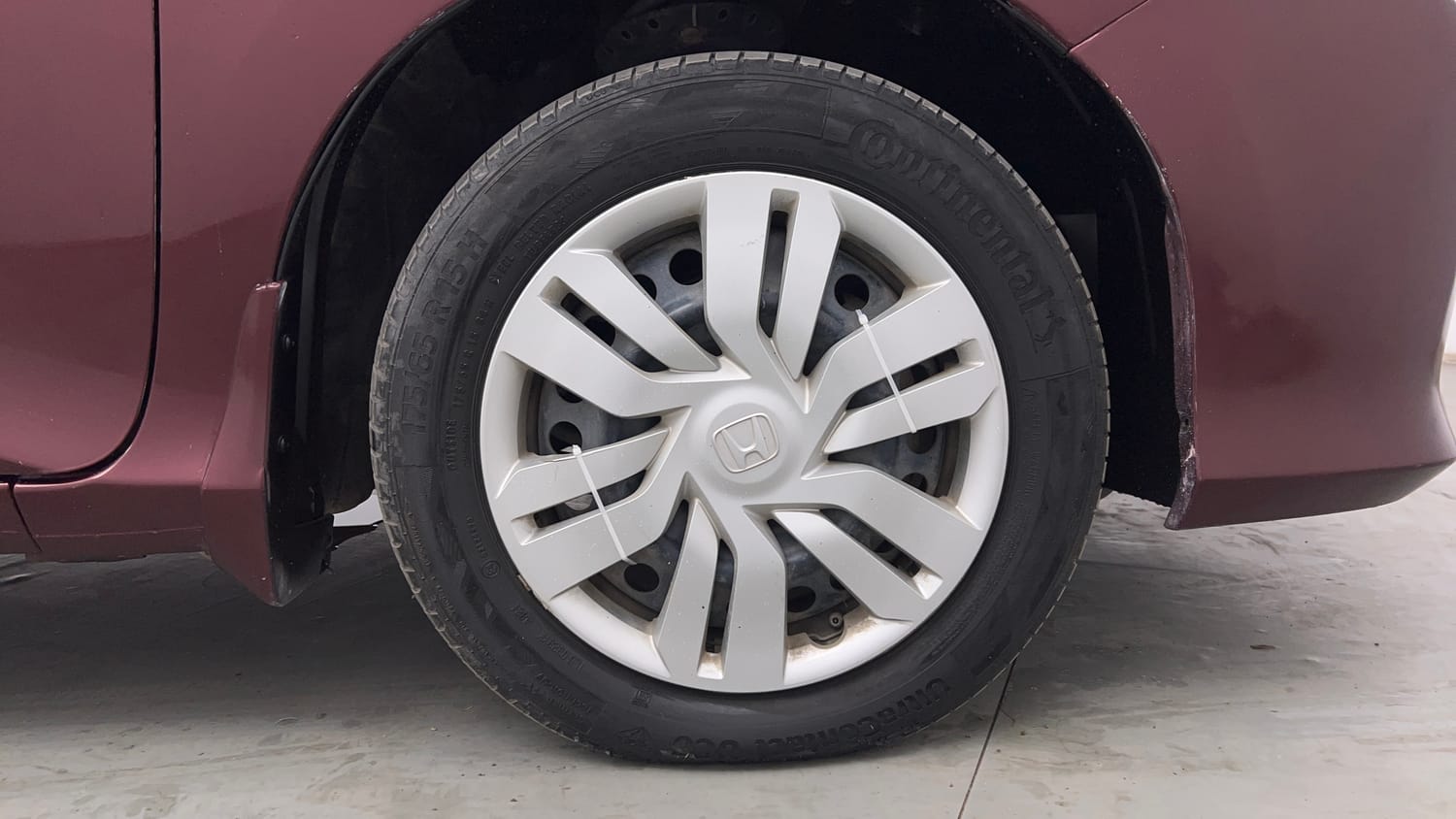 Used 2015 Honda City SV Petrol Manual tyres RIGHT FRONT TYRE RIM VIEW