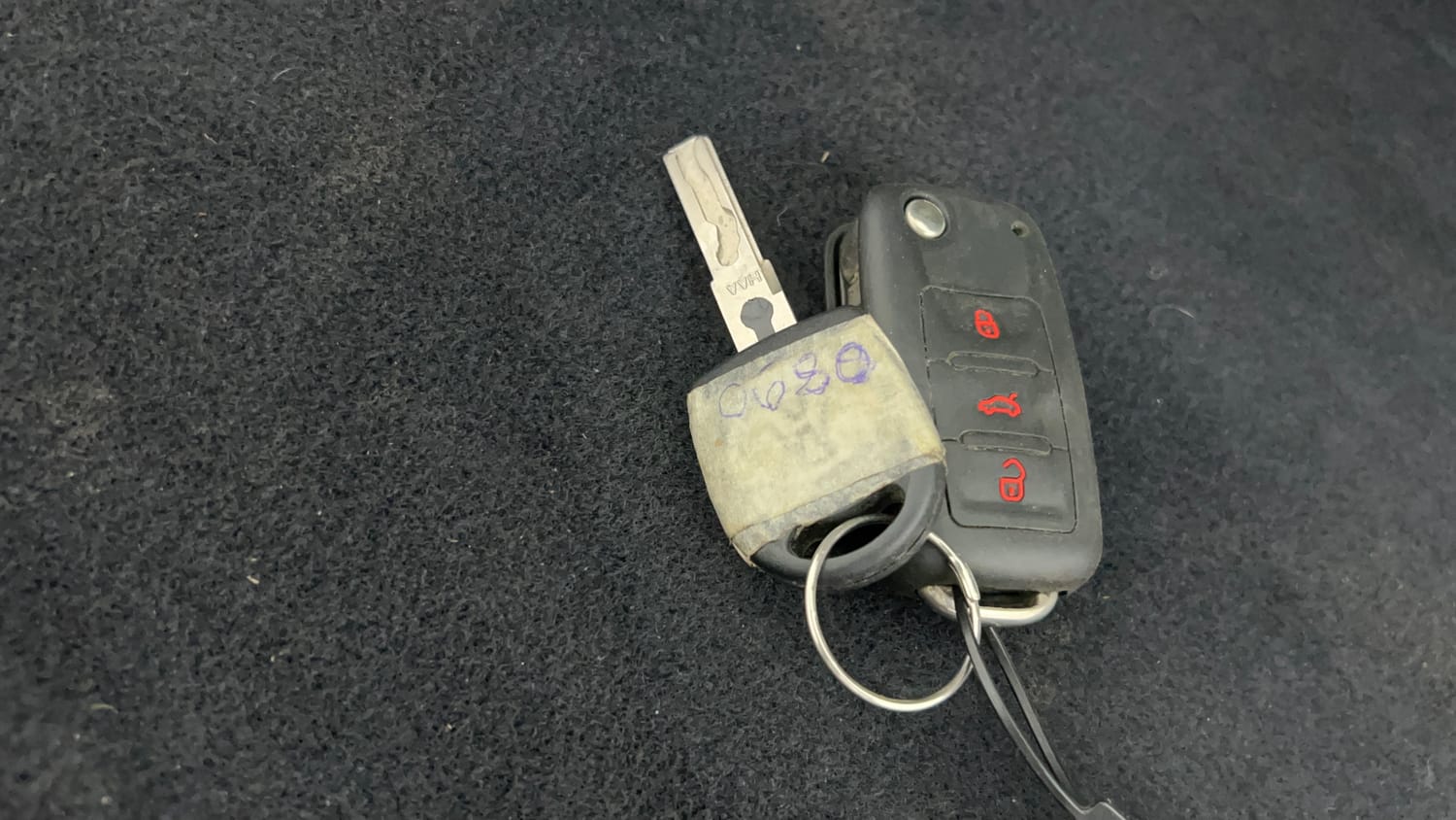 Used 2016 Volkswagen Polo Comfortline 1.2L (P) Petrol Manual extra CAR KEY VIEW