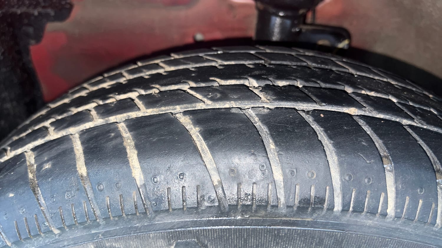 Used 2020 Maruti Suzuki Celerio ZXi (O) AMT Petrol Automatic tyres LEFT FRONT TYRE TREAD VIEW