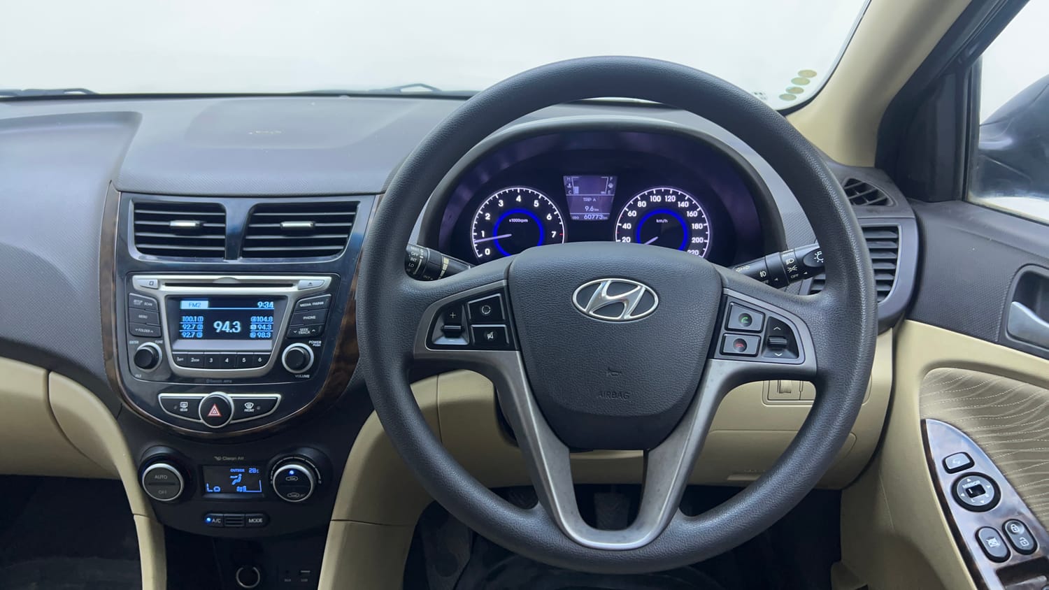 Used 2015 Hyundai Fluidic Verna 4S 1.6 VTVT S(O) Petrol Manual interior STEERING VIEW