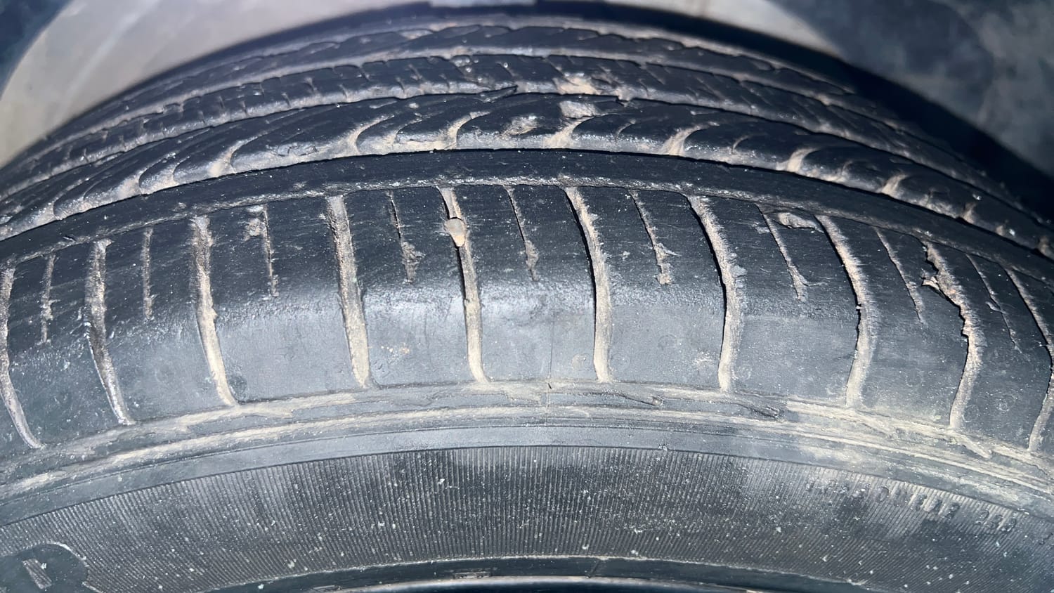 Used 2019 MG Motors Hector Sharp 1.5 DCT Petrol Petrol Automatic tyres RIGHT FRONT TYRE TREAD VIEW