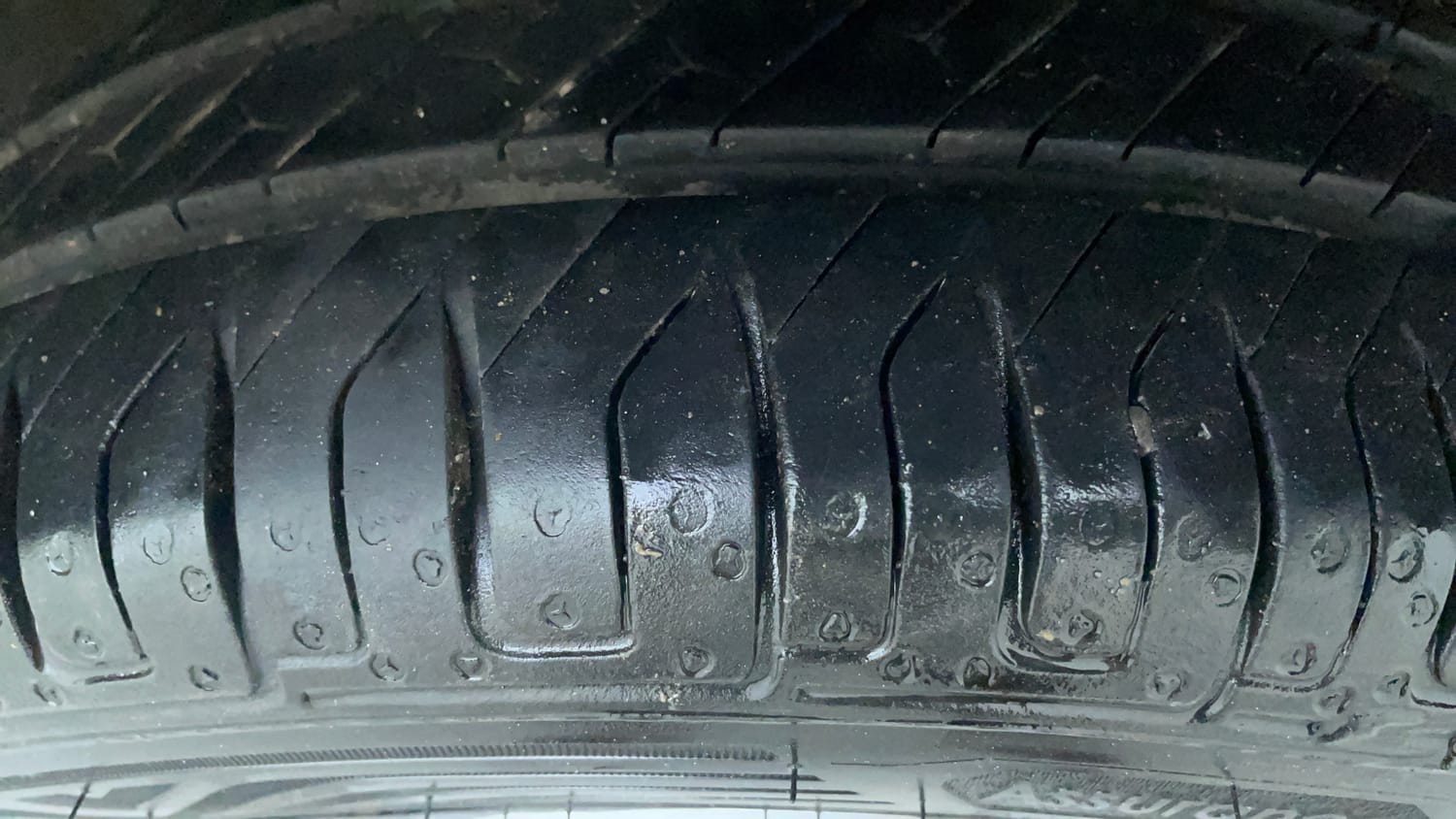 Used 2016 Maruti Suzuki Wagon R VXI Petrol Manual tyres RIGHT FRONT TYRE TREAD VIEW