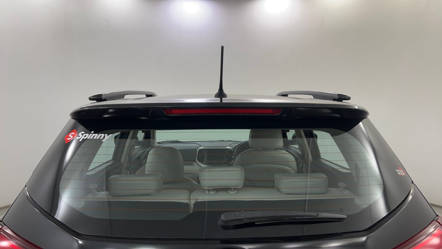 Used 2022 Mahindra XUV 300 W8 (O) 1.2 Petrol Petrol Manual exterior BACK WINDSHIELD VIEW