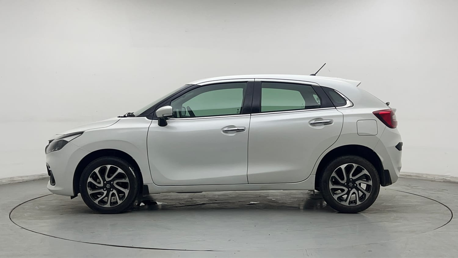 Used 2023 Maruti Suzuki Baleno Alpha AGS Petrol Automatic exterior LEFT SIDE VIEW