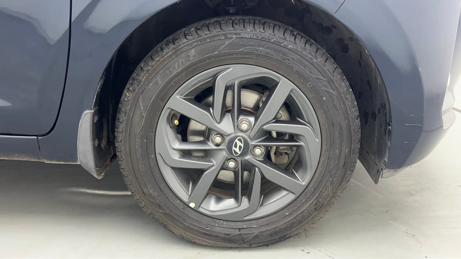Used 2020 Hyundai Grand i10 Nios Sportz AMT 1.2 Kappa VTVT Petrol Automatic tyres RIGHT FRONT TYRE RIM VIEW