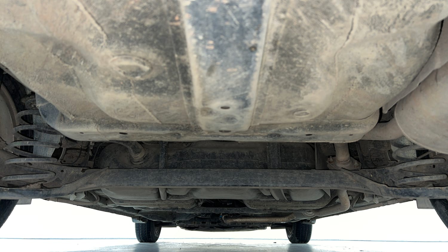 Used 2015 Honda City VX Petrol Manual extra REAR UNDERBODY VIEW (TAKEN FROM REAR)