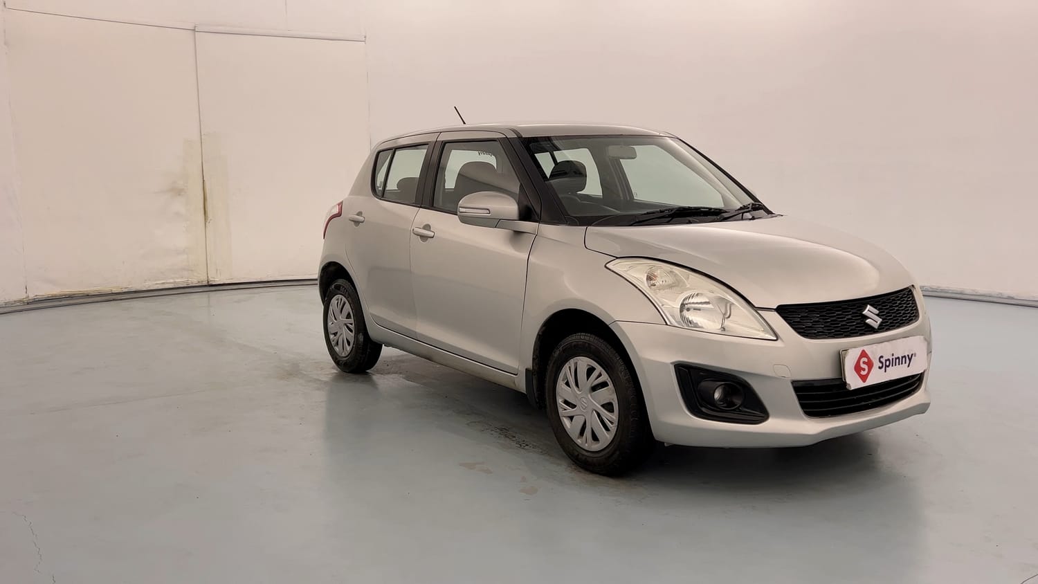 Used 2015 Maruti Suzuki Swift VXi Petrol Manual exterior RIGHT FRONT CORNER VIEW