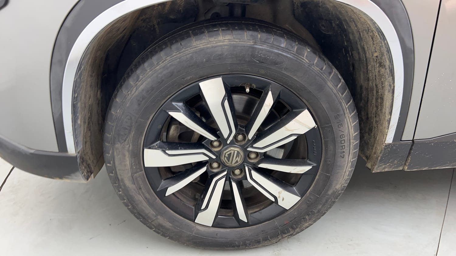 Used 2019 MG Motors Hector Sharp 1.5 DCT Petrol Petrol Automatic tyres LEFT FRONT TYRE RIM VIEW