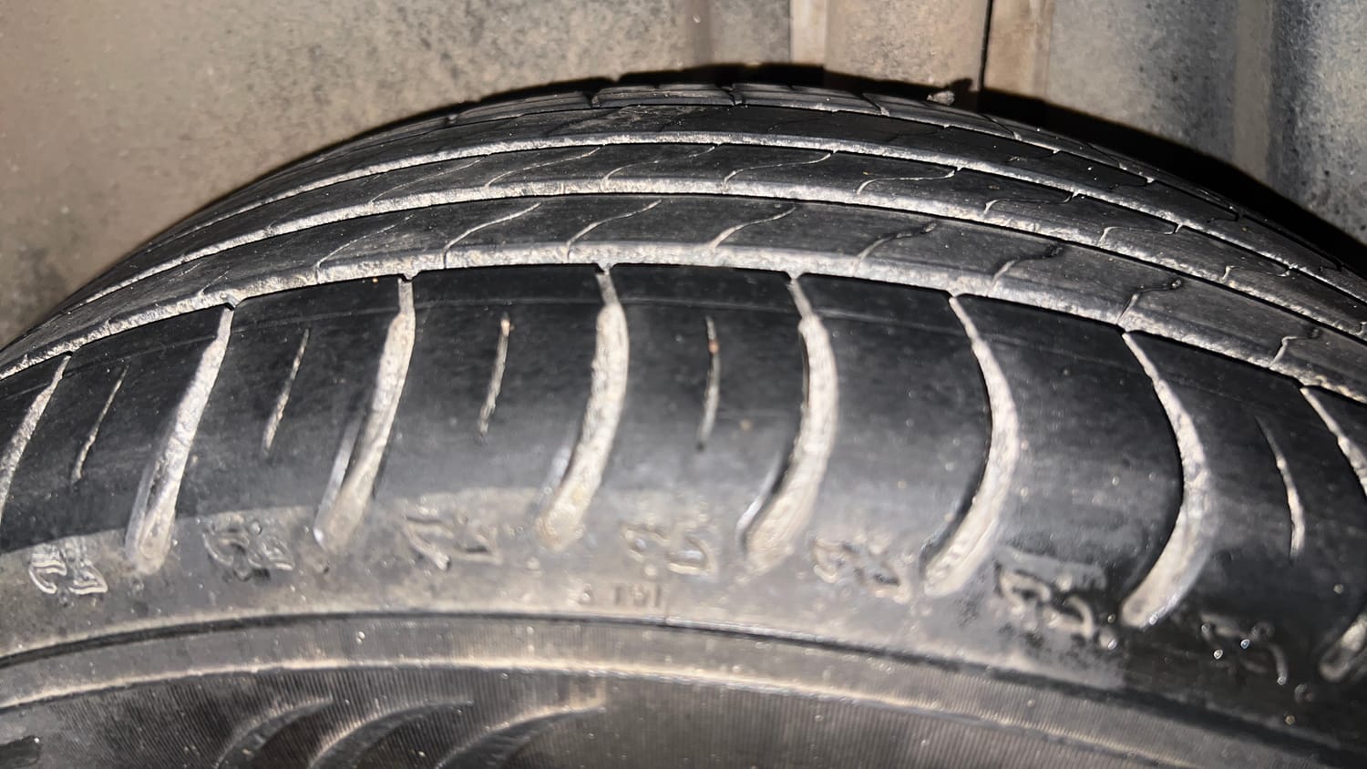 Used 2024 Skoda Kushaq Ambition 1.0L TSI MT Petrol Manual tyres LEFT REAR TYRE TREAD VIEW