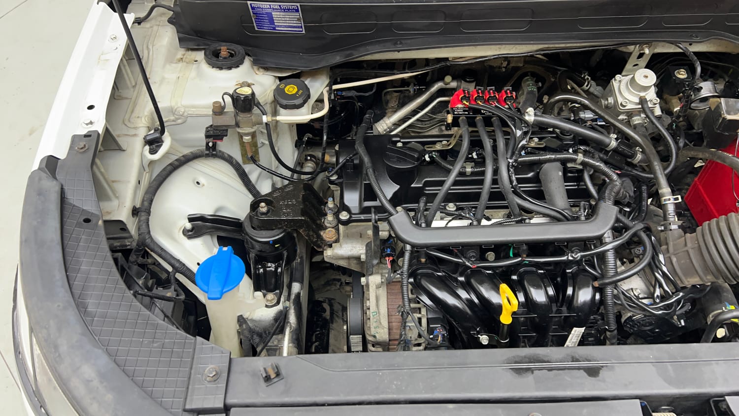 Used 2022 Hyundai Venue S (O) 1.2 Petrol Cng Manual engine ENGINE RIGHT SIDE VIEW