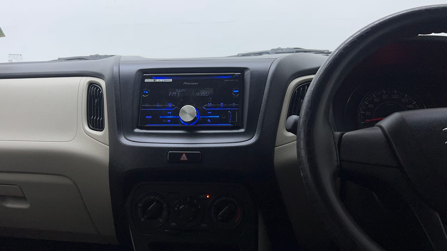 Used 2021 Maruti Suzuki Wagon R 1.0 LXi 1.0 Petrol Manual interior MUSIC SYSTEM & AC CONTROL VIEW