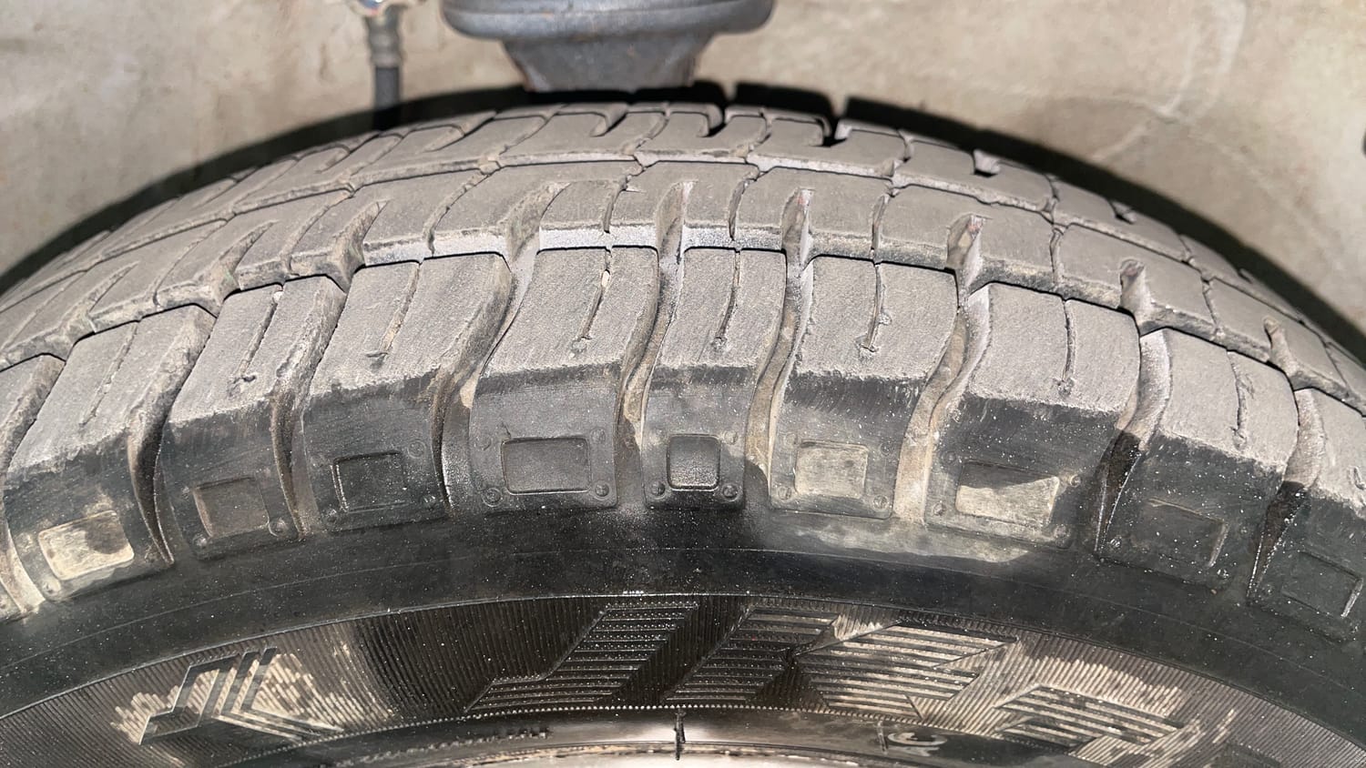 Used 2019 Maruti Suzuki Alto 800 LXi Petrol Manual tyres RIGHT FRONT TYRE TREAD VIEW