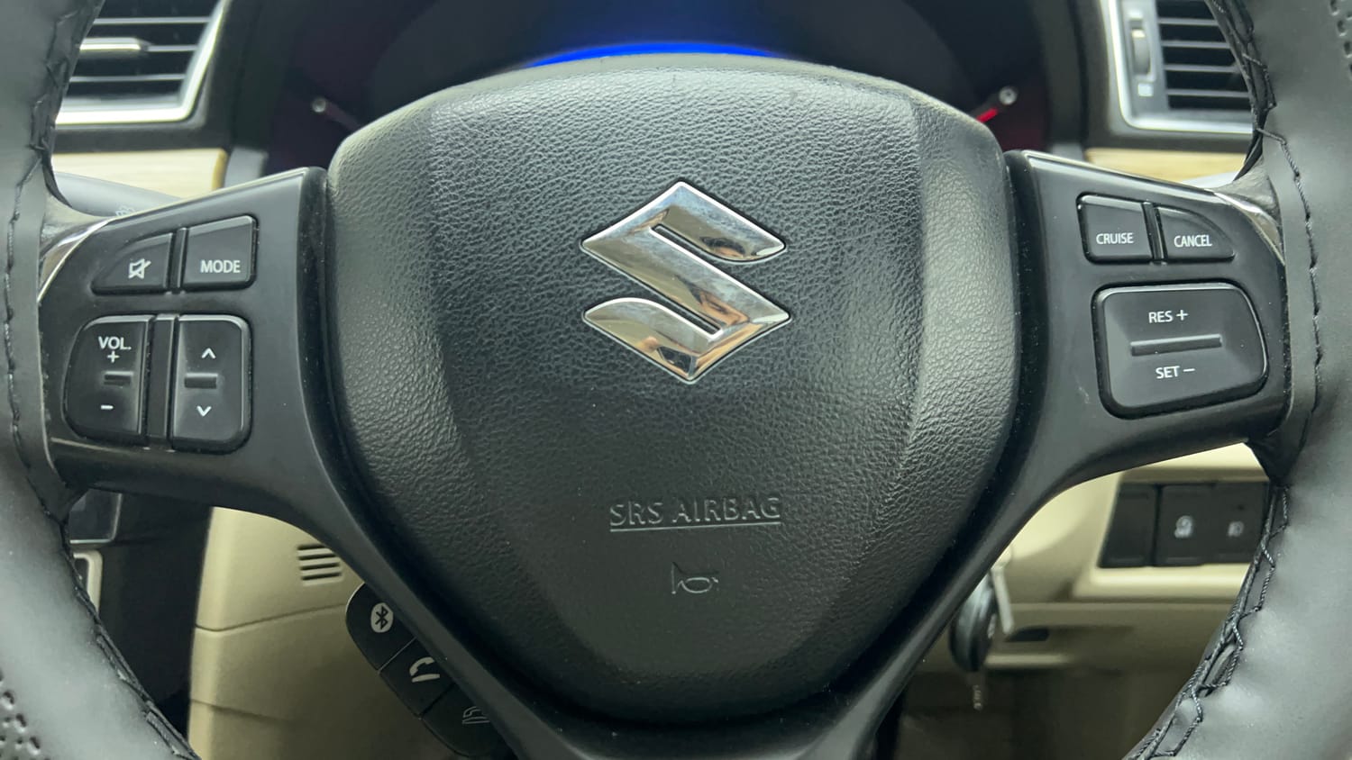 Used 2020 Maruti Suzuki Ciaz Delta 1.5 Petrol Manual top_features Steering mounted controls