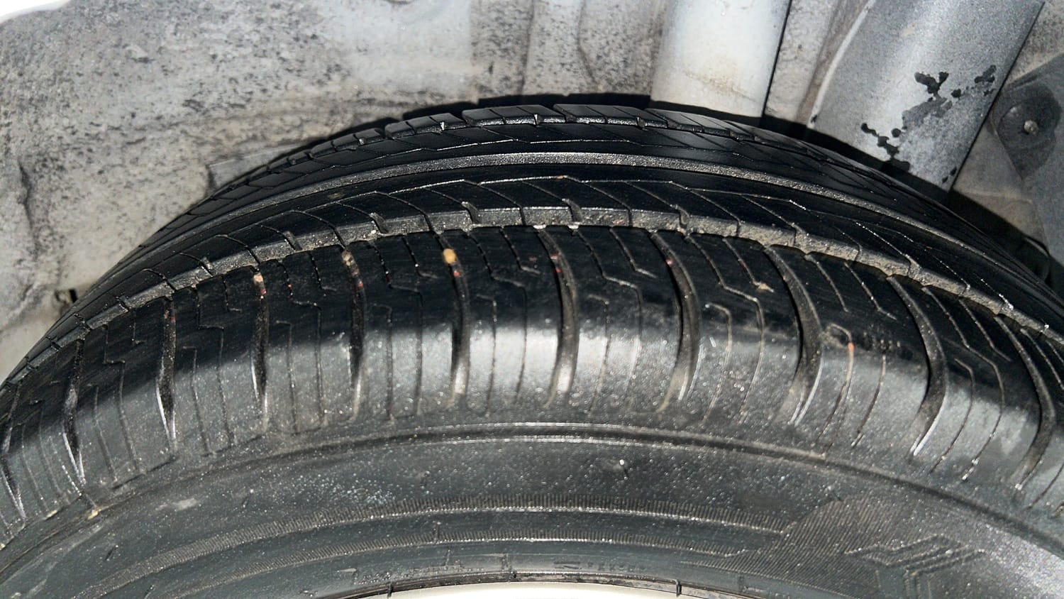 Used 2016 Hyundai Elite i20 Magna 1.2 Petrol Manual tyres LEFT REAR TYRE TREAD VIEW