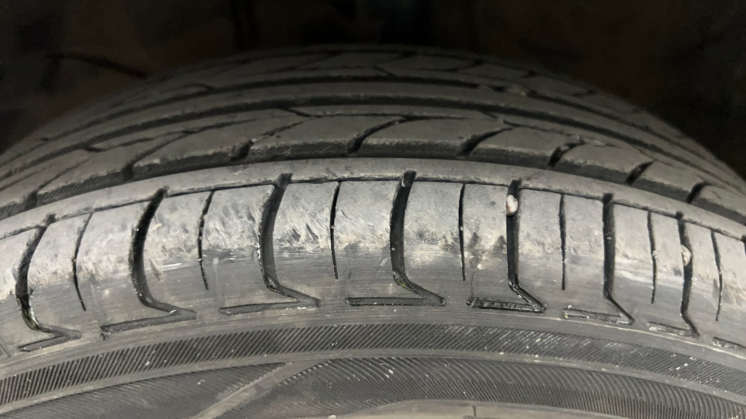 Used 2019 Honda Amaze 1.2 V CVT Petrol Petrol Automatic tyres LEFT FRONT TYRE TREAD VIEW