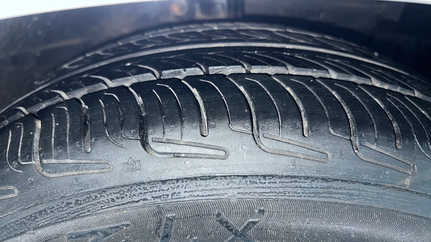 Used 2015 Maruti Suzuki Ciaz VXi+ Petrol Manual tyres RIGHT FRONT TYRE TREAD VIEW