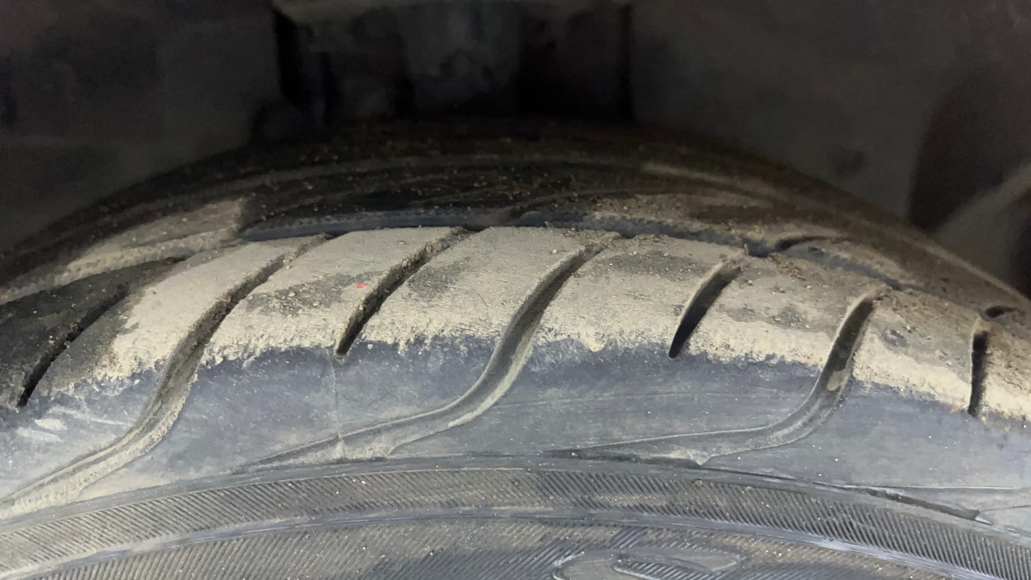 Used 2019 Ford Figo Aspire Titanium 1.2 Ti-VCT Petrol Manual tyres RIGHT FRONT TYRE TREAD VIEW