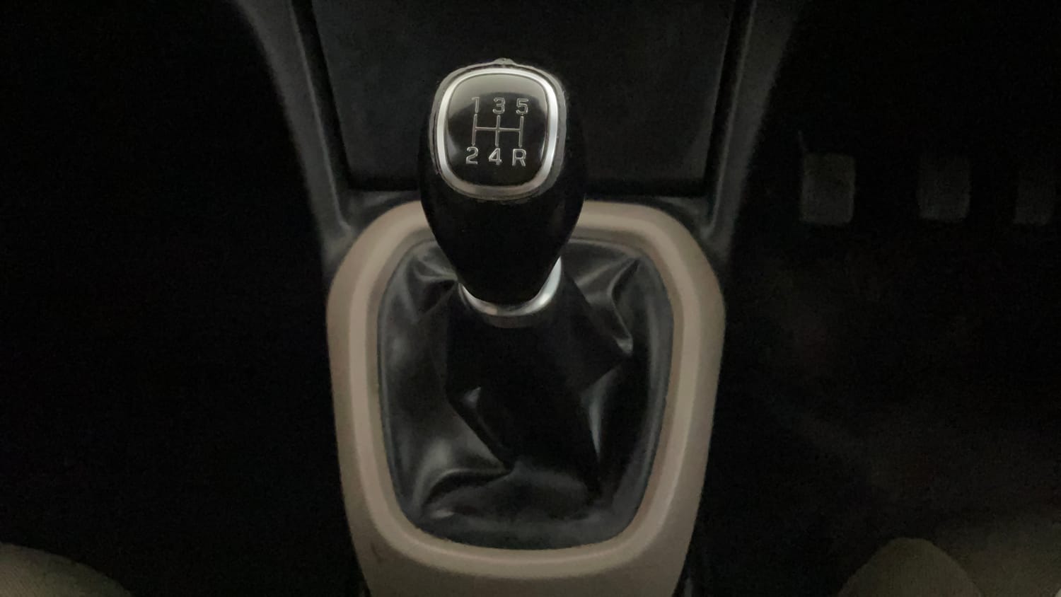 Used 2015 Hyundai Xcent SX 1.2 (O) Petrol Manual interior GEAR  KNOB VIEW