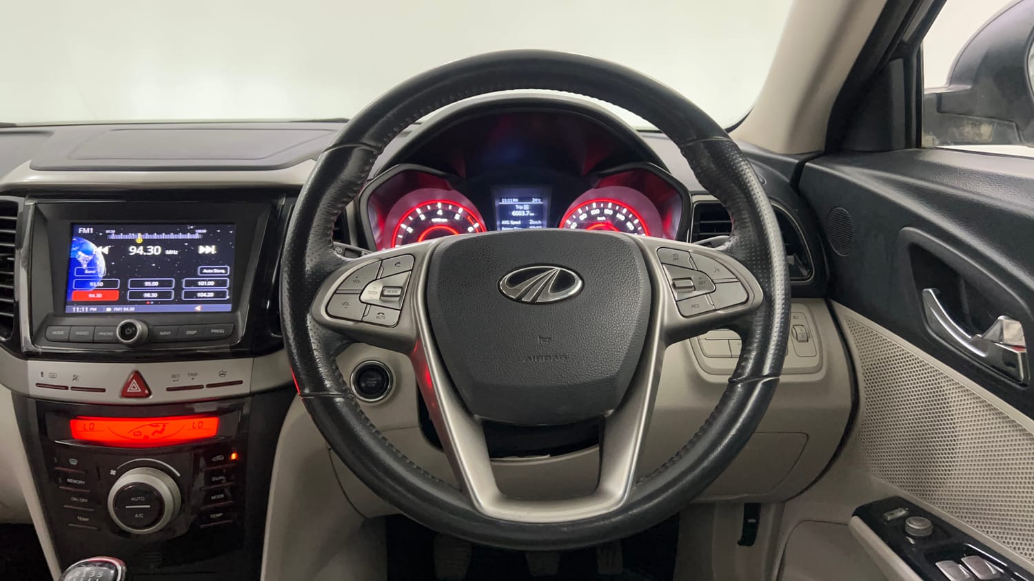 Used 2022 Mahindra XUV 300 W8 (O) 1.2 Petrol Petrol Manual interior STEERING VIEW