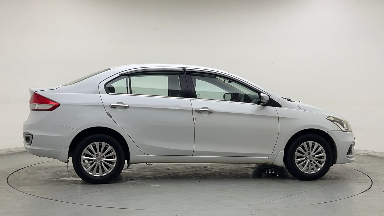Used 2020 Maruti Suzuki Ciaz Delta 1.5 Petrol Manual exterior RIGHT SIDE VIEW