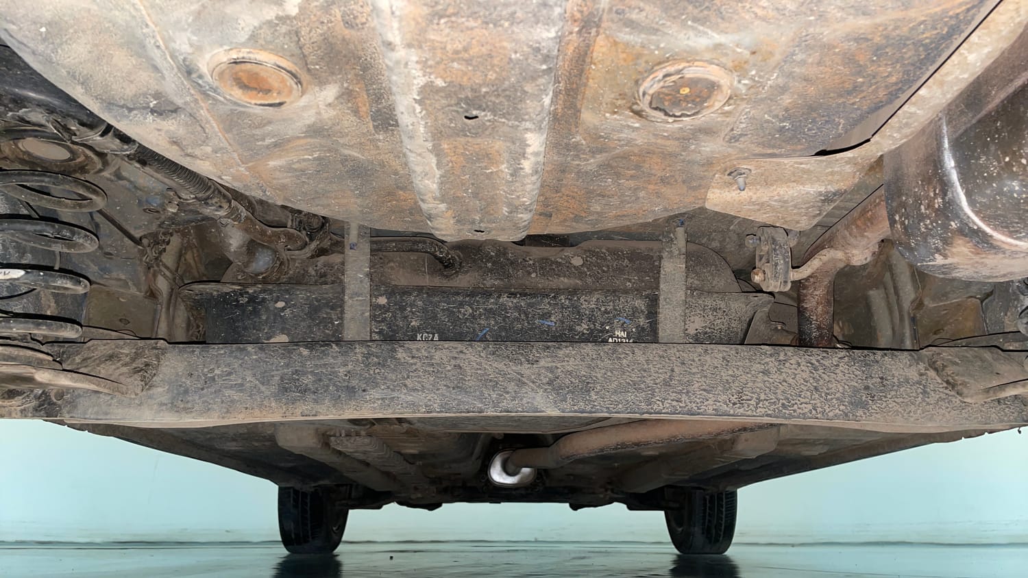 Used 2015 Hyundai Xcent SX 1.2 (O) Petrol Manual extra REAR UNDERBODY VIEW (TAKEN FROM REAR)