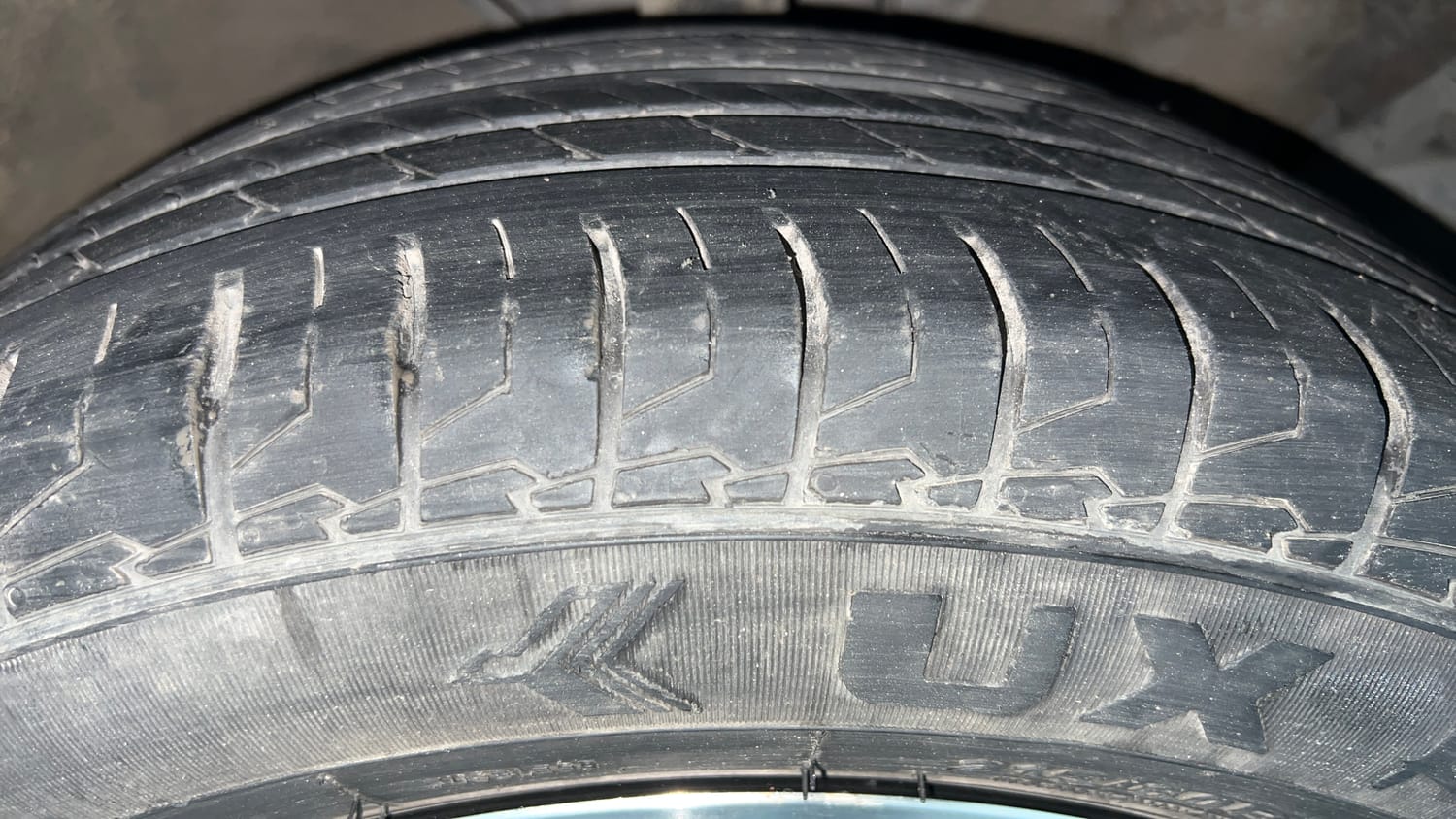 Used 2018 Hyundai Creta SX 1.6 AT CRDi Diesel Automatic tyres RIGHT FRONT TYRE TREAD VIEW