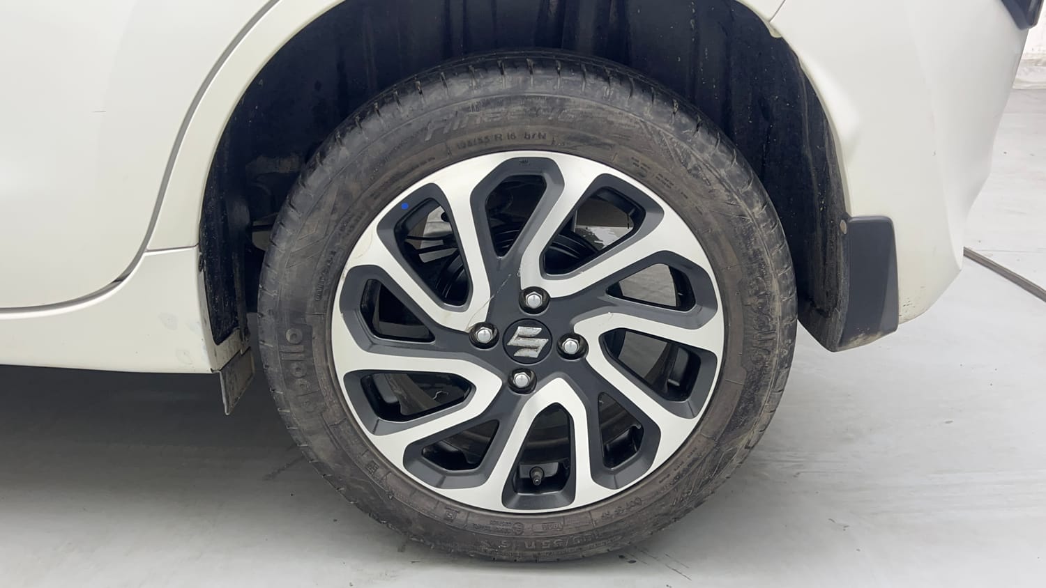 Used 2023 Maruti Suzuki Baleno Alpha AGS Petrol Automatic tyres LEFT REAR TYRE RIM VIEW
