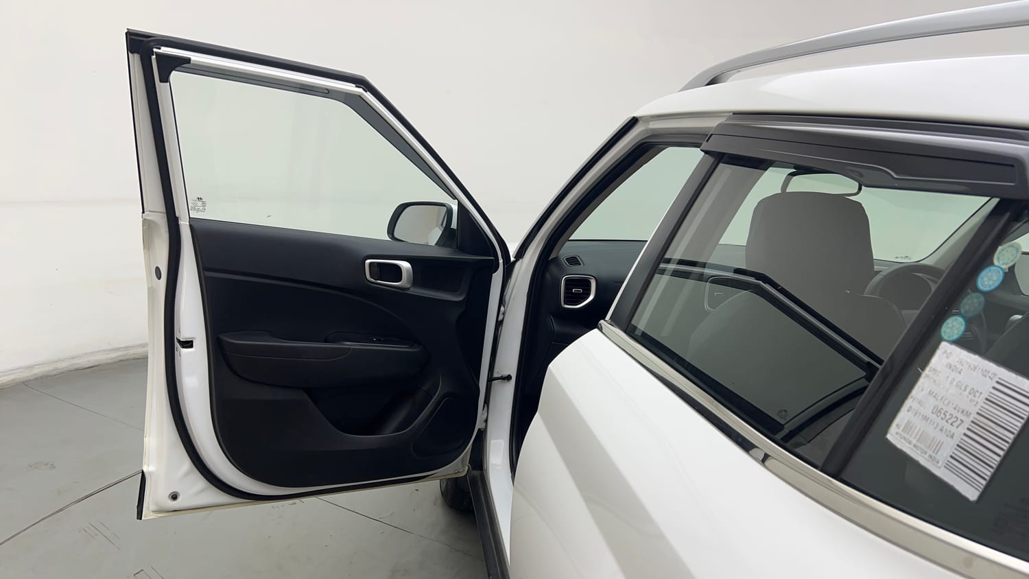 Used 2020 Hyundai Venue SX Plus 1.0 Turbo DCT Petrol Automatic interior LEFT FRONT DOOR OPEN VIEW
