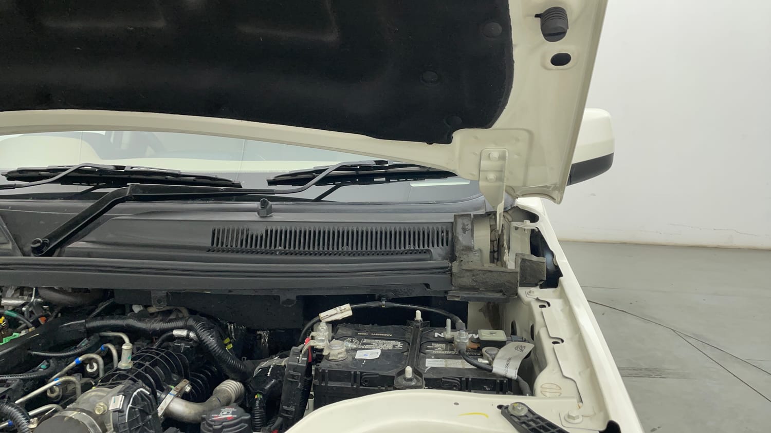 Used 2024 Mahindra Bolero Neo Plus P10 Diesel Manual engine ENGINE LEFT SIDE HINGE & APRON VIEW