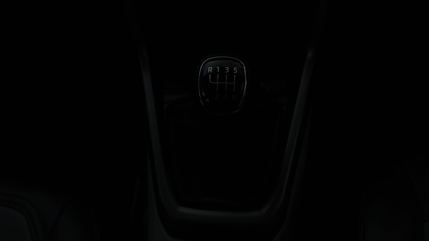 Used 2024 Skoda Kushaq Ambition 1.0L TSI MT Petrol Manual interior GEAR  KNOB VIEW