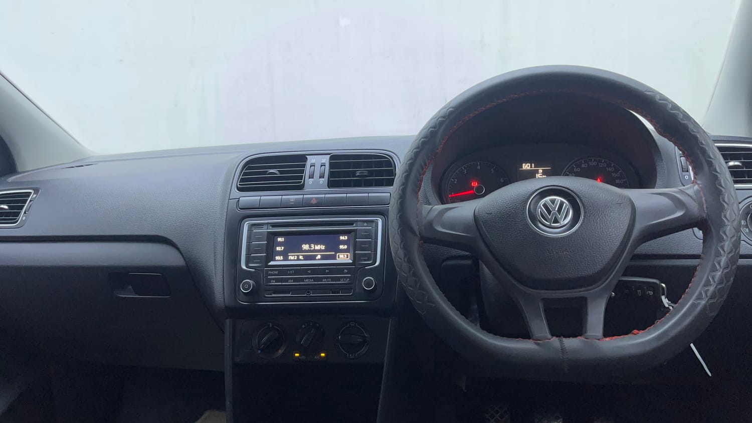 Used 2020 Volkswagen Polo Comfortline 1.0L (P) Petrol Manual interior DASHBOARD VIEW