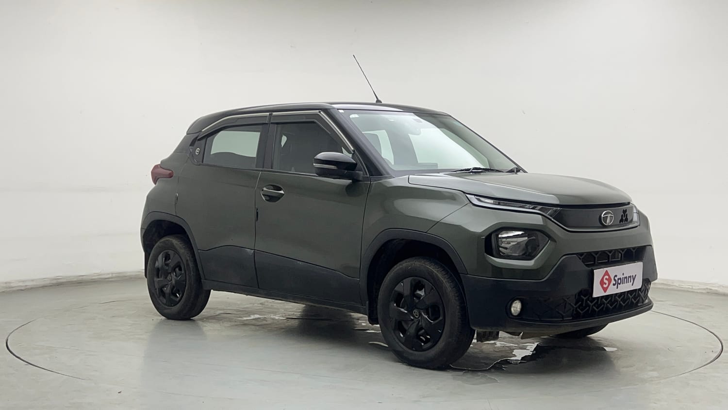 Used 2023 Tata Punch Camo Adventure Rhythm AMT Petrol Automatic exterior RIGHT FRONT CORNER VIEW