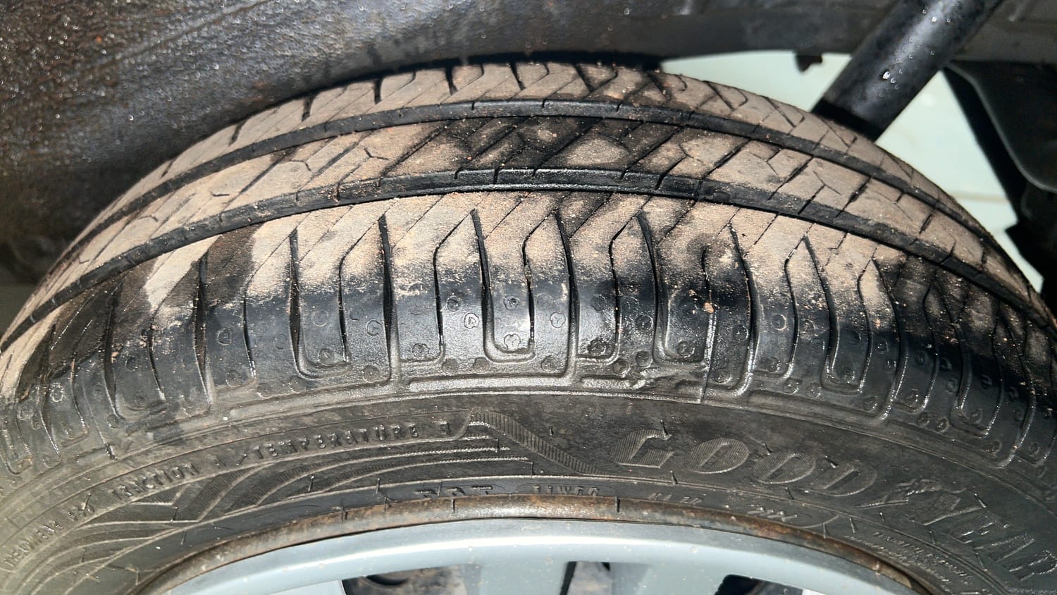 Used 2017 Maruti Suzuki Wagon R VXI Petrol Manual tyres LEFT REAR TYRE TREAD VIEW