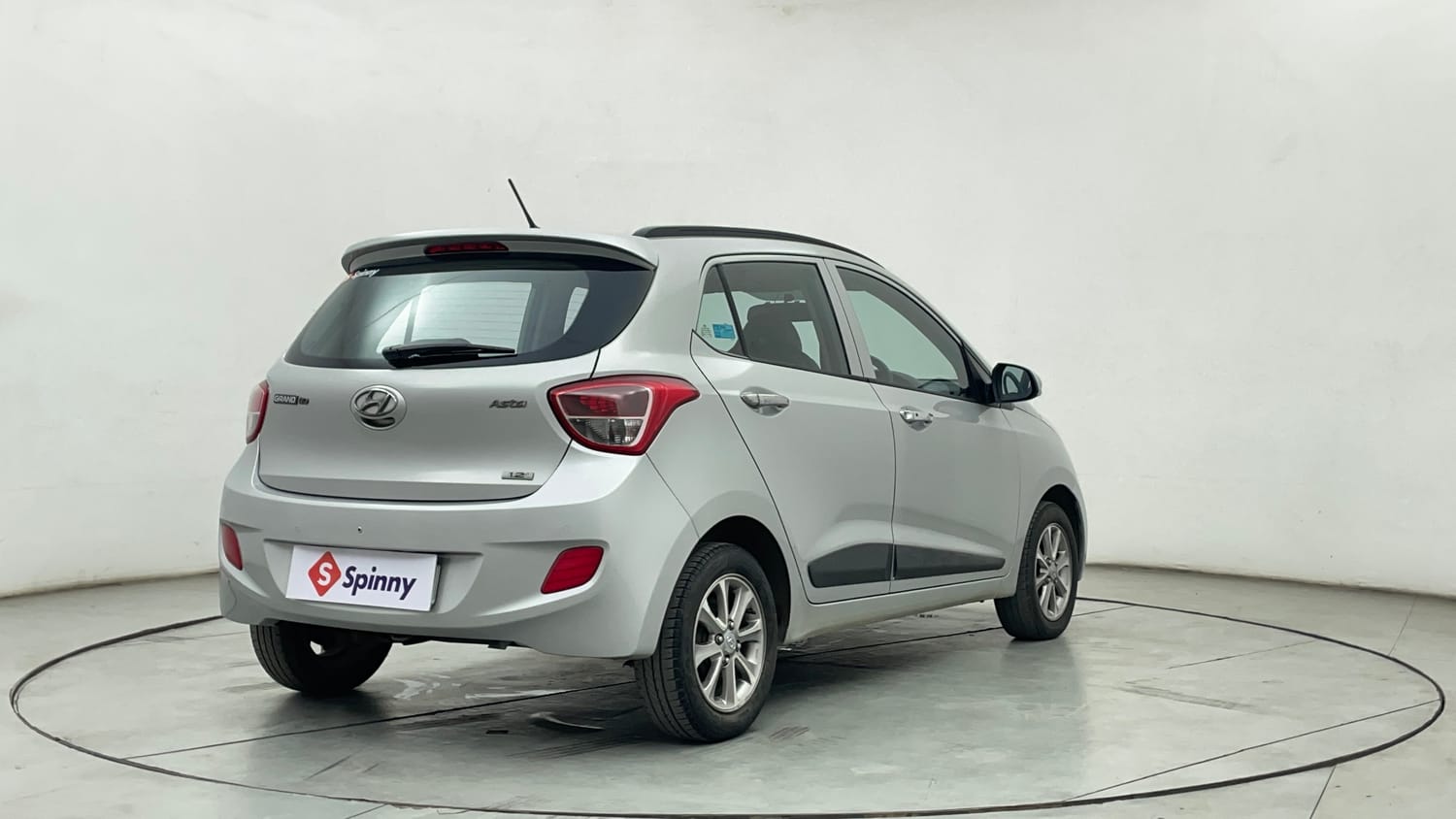 Used 2016 Hyundai Grand i10 Asta 1.2 Kappa VTVT Petrol Manual exterior RIGHT REAR CORNER VIEW