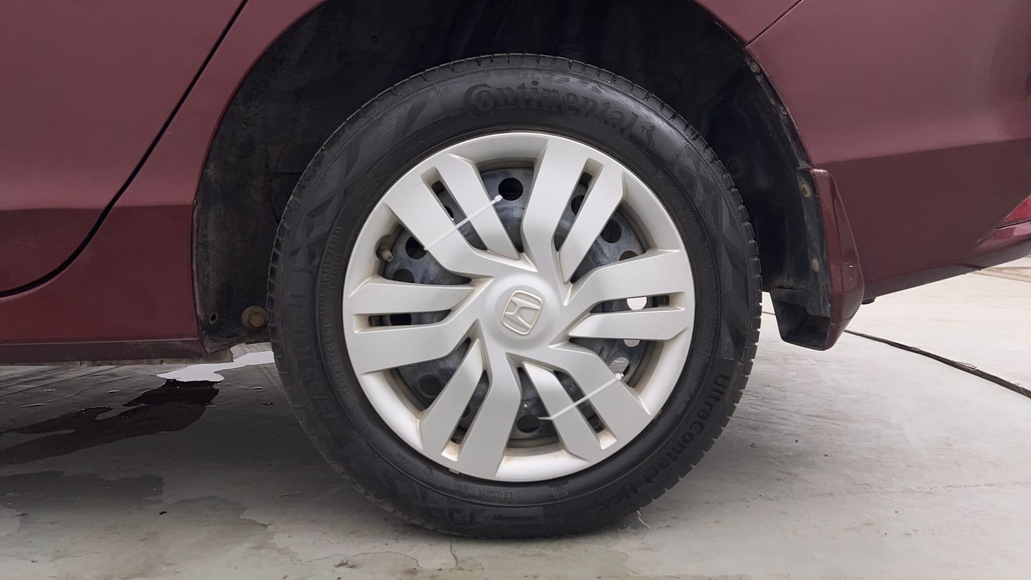 Used 2015 Honda City SV Petrol Manual tyres LEFT REAR TYRE RIM VIEW