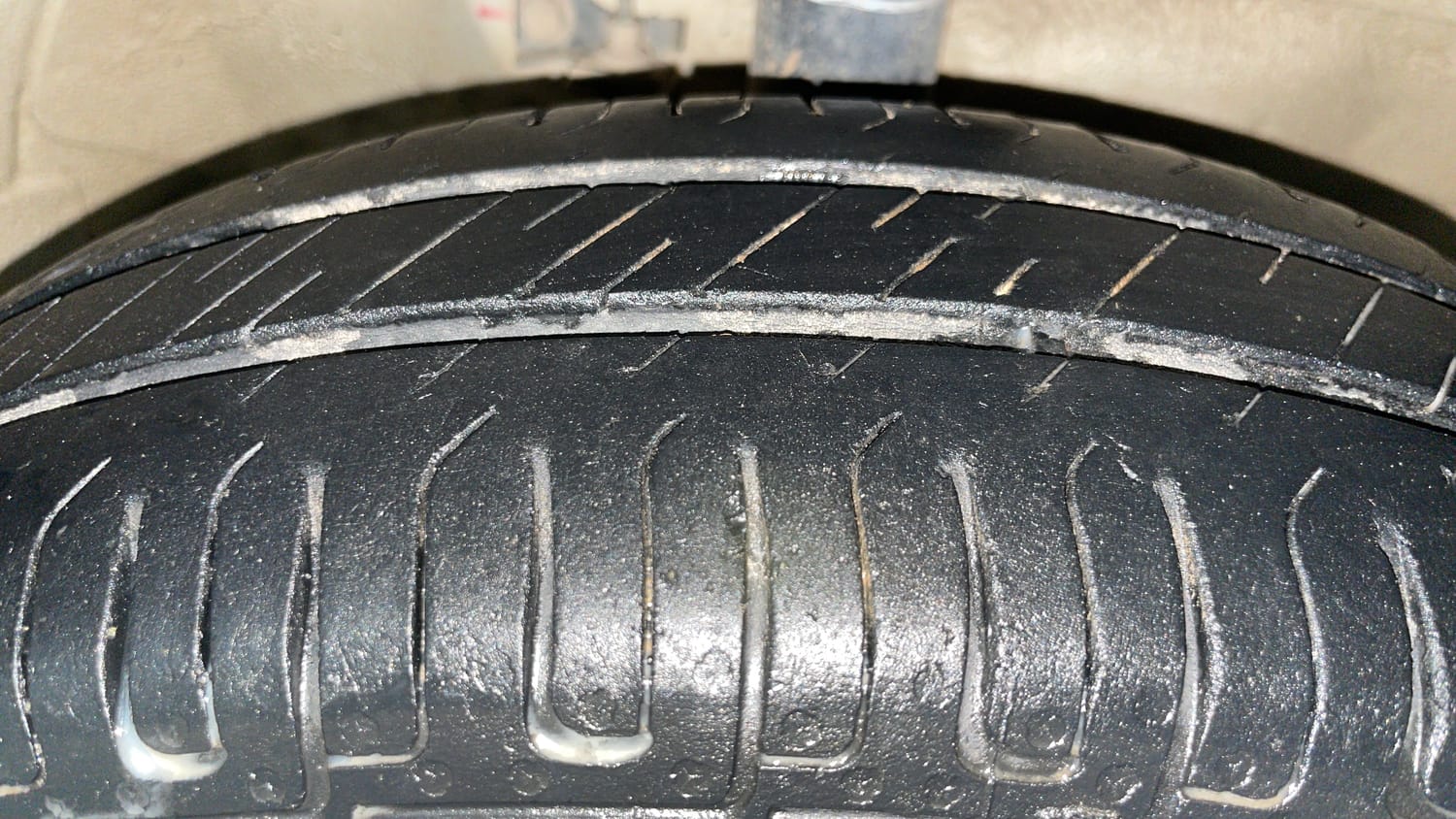 Used 2021 Maruti Suzuki Wagon R LXI Petrol Manual tyres RIGHT FRONT TYRE TREAD VIEW