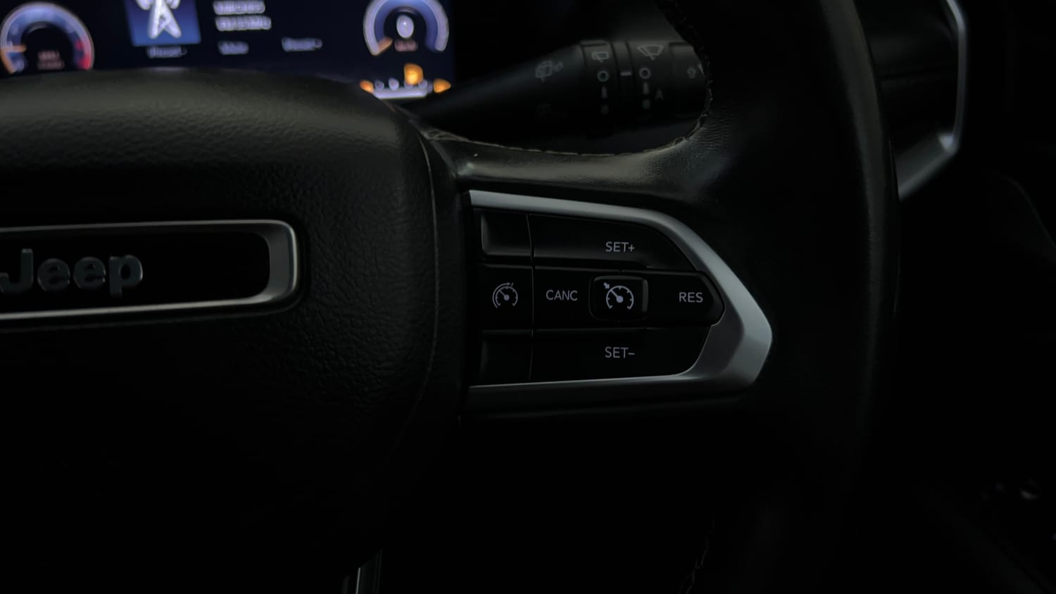 Used 2022 Jeep Compass Model S (O) 1.4 Petrol DCT Petrol Automatic top_features Cruise control