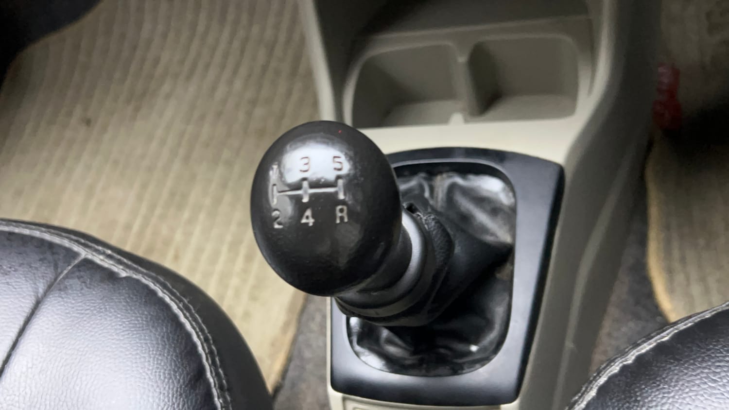 Used 2017 Maruti Suzuki Alto K10 LXi Petrol Manual interior GEAR  KNOB VIEW