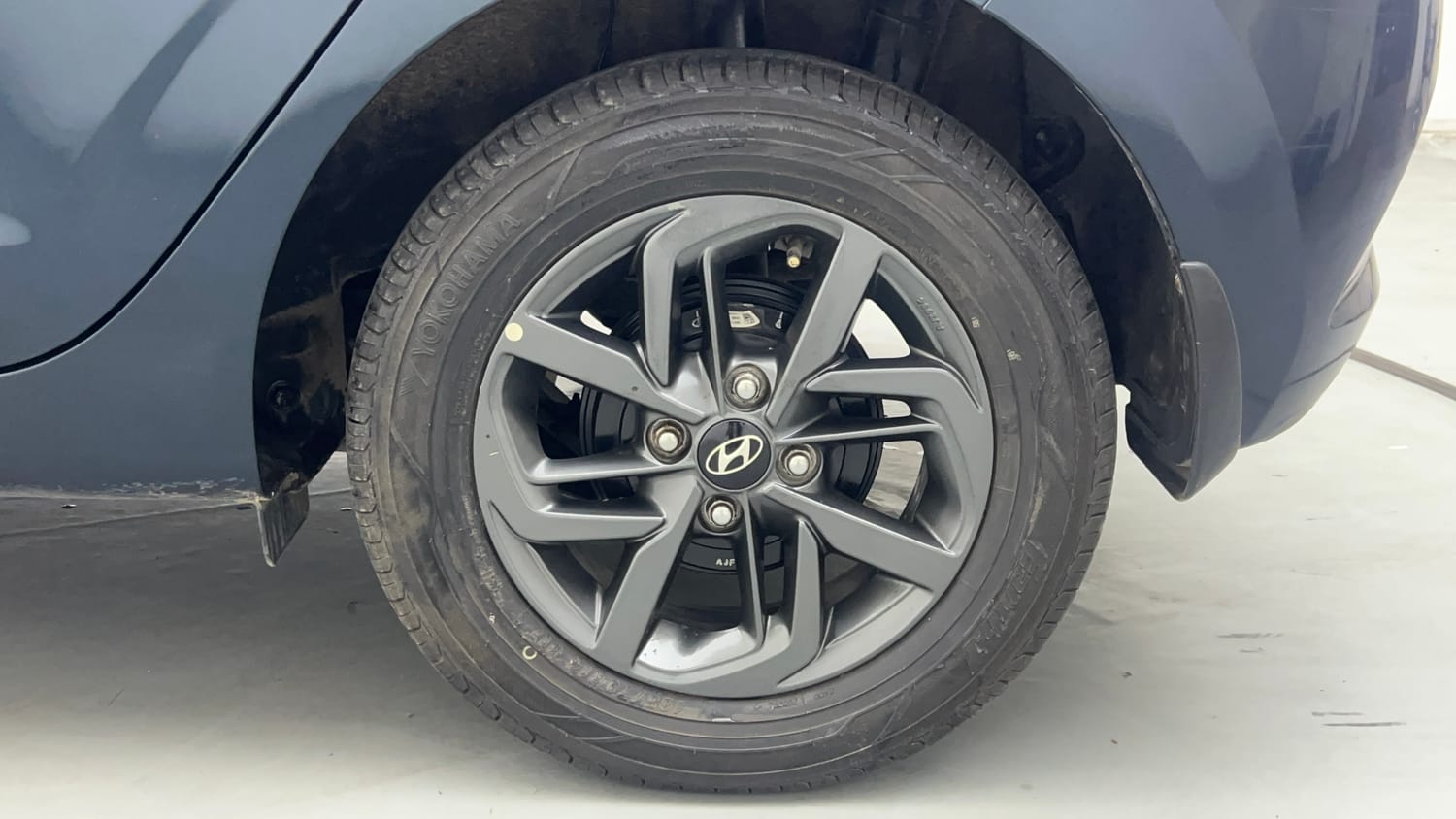 Used 2020 Hyundai Grand i10 Nios Sportz AMT 1.2 Kappa VTVT Petrol Automatic tyres LEFT REAR TYRE RIM VIEW