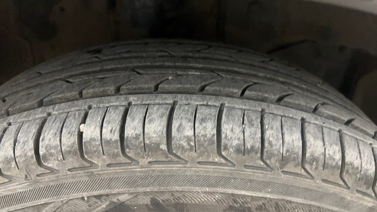 Used 2019 Honda Amaze 1.2 V CVT Petrol Petrol Automatic tyres RIGHT FRONT TYRE TREAD VIEW