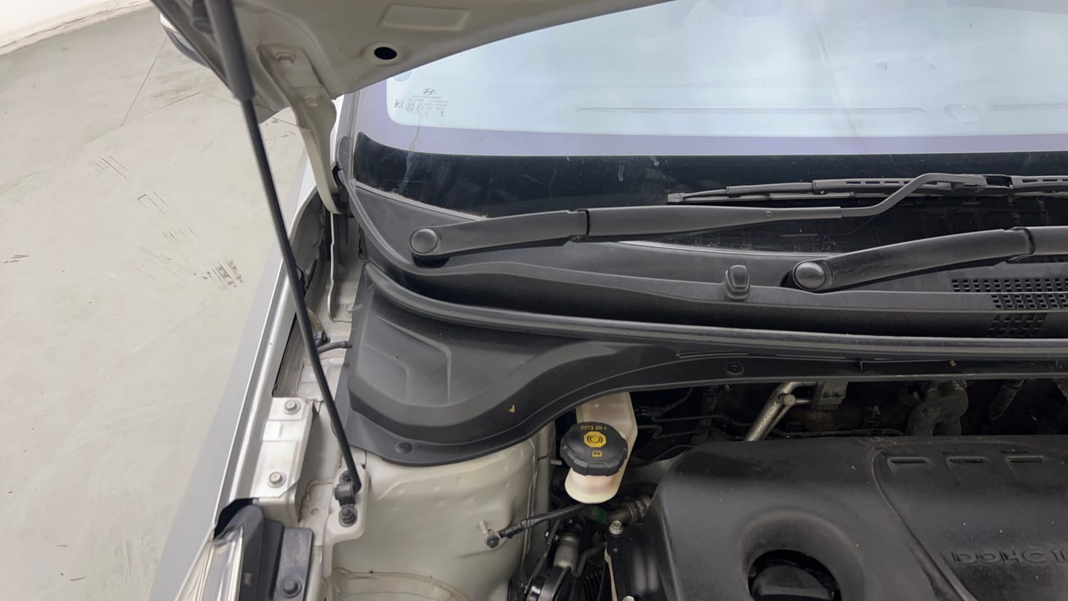Used 2019 Hyundai Verna SX (O) 1.6 VTVT AT Petrol Automatic engine ENGINE RIGHT SIDE HINGE & APRON VIEW