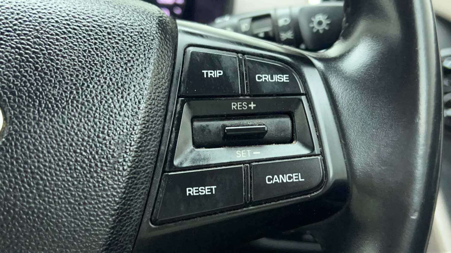Used 2018 Hyundai Creta SX 1.6 AT CRDi Diesel Automatic top_features Cruise control