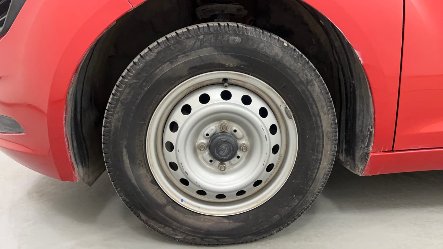 Used 2020 Tata Altroz XE Petrol Petrol Manual tyres LEFT FRONT TYRE RIM VIEW