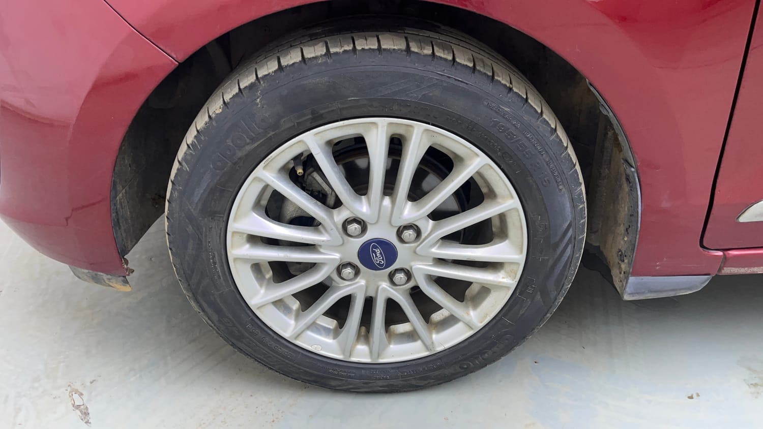 Used 2019 Ford Figo Aspire Titanium 1.2 Ti-VCT Petrol Manual tyres LEFT FRONT TYRE RIM VIEW