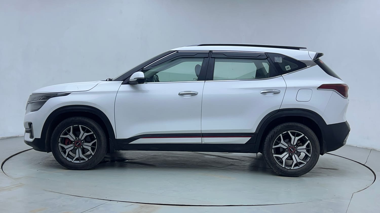 Used 2022 Kia Seltos GTX Plus 1.4 DCT Petrol Automatic exterior LEFT SIDE VIEW