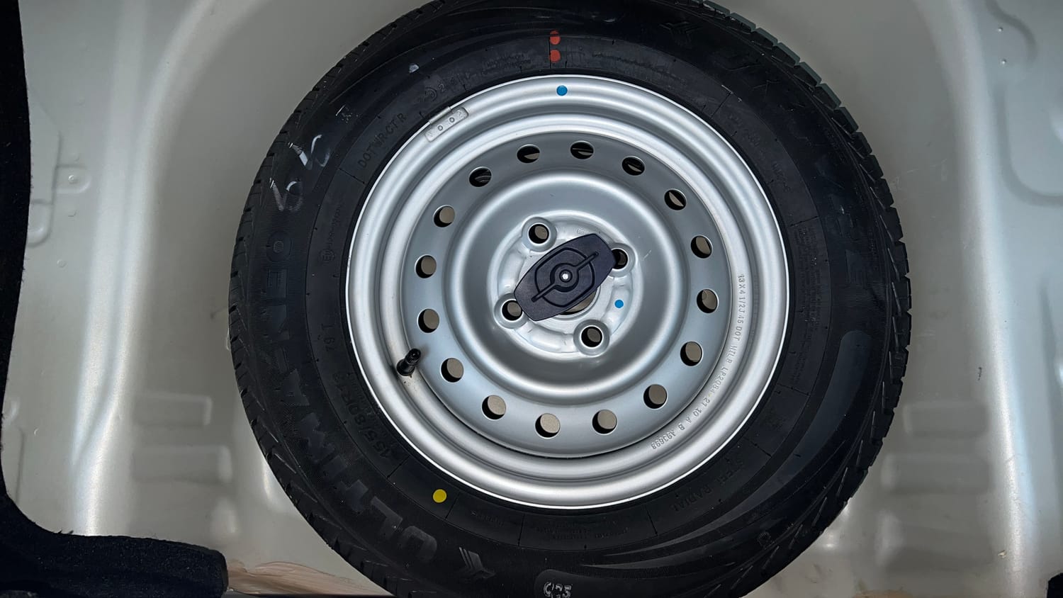 Used 2021 Maruti Suzuki Wagon R 1.0 LXi 1.0 Petrol Manual tyres SPARE TYRE VIEW
