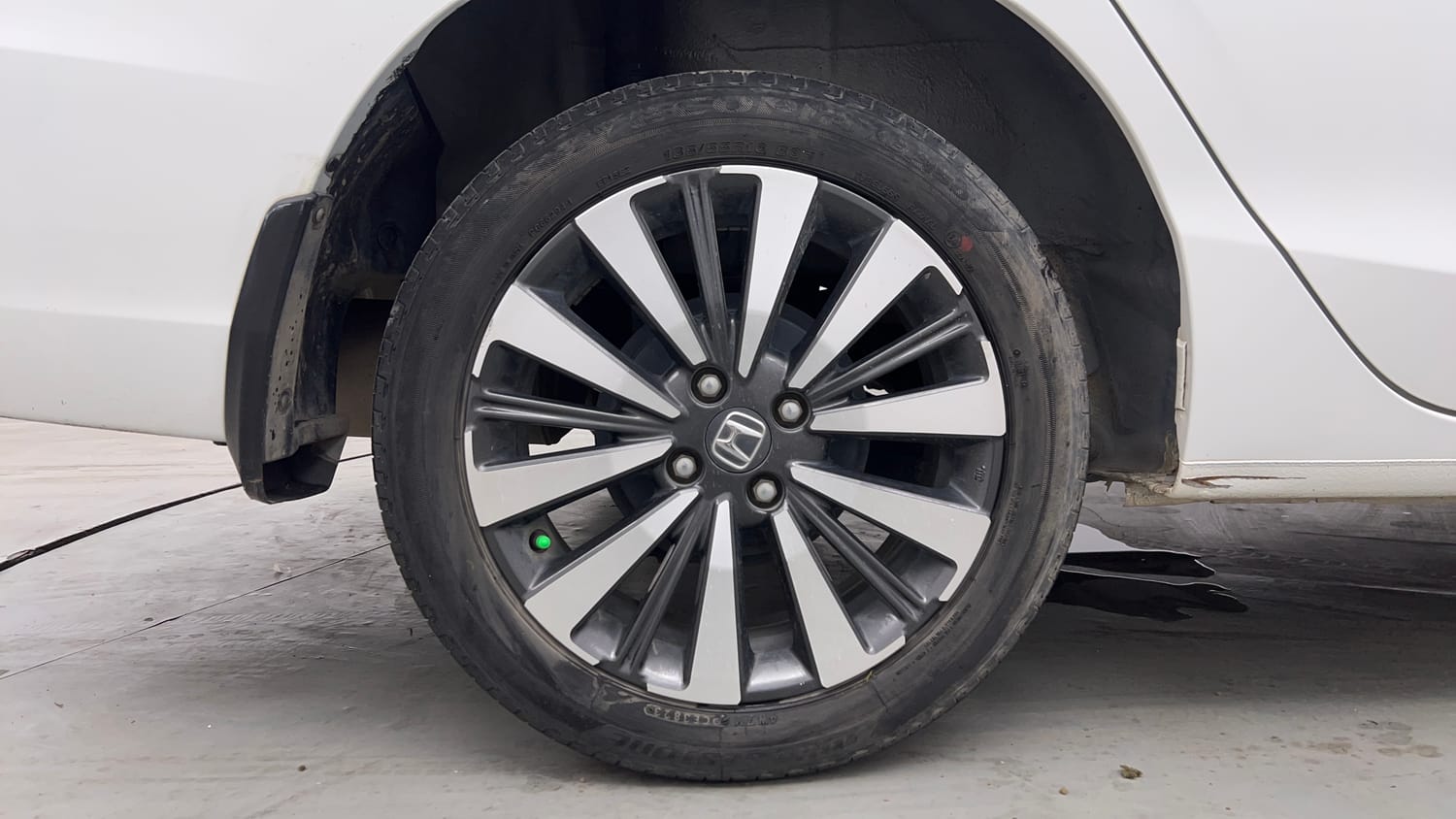 Used 2024 Honda City ZX Petrol CVT Petrol Automatic tyres RIGHT REAR TYRE RIM VIEW