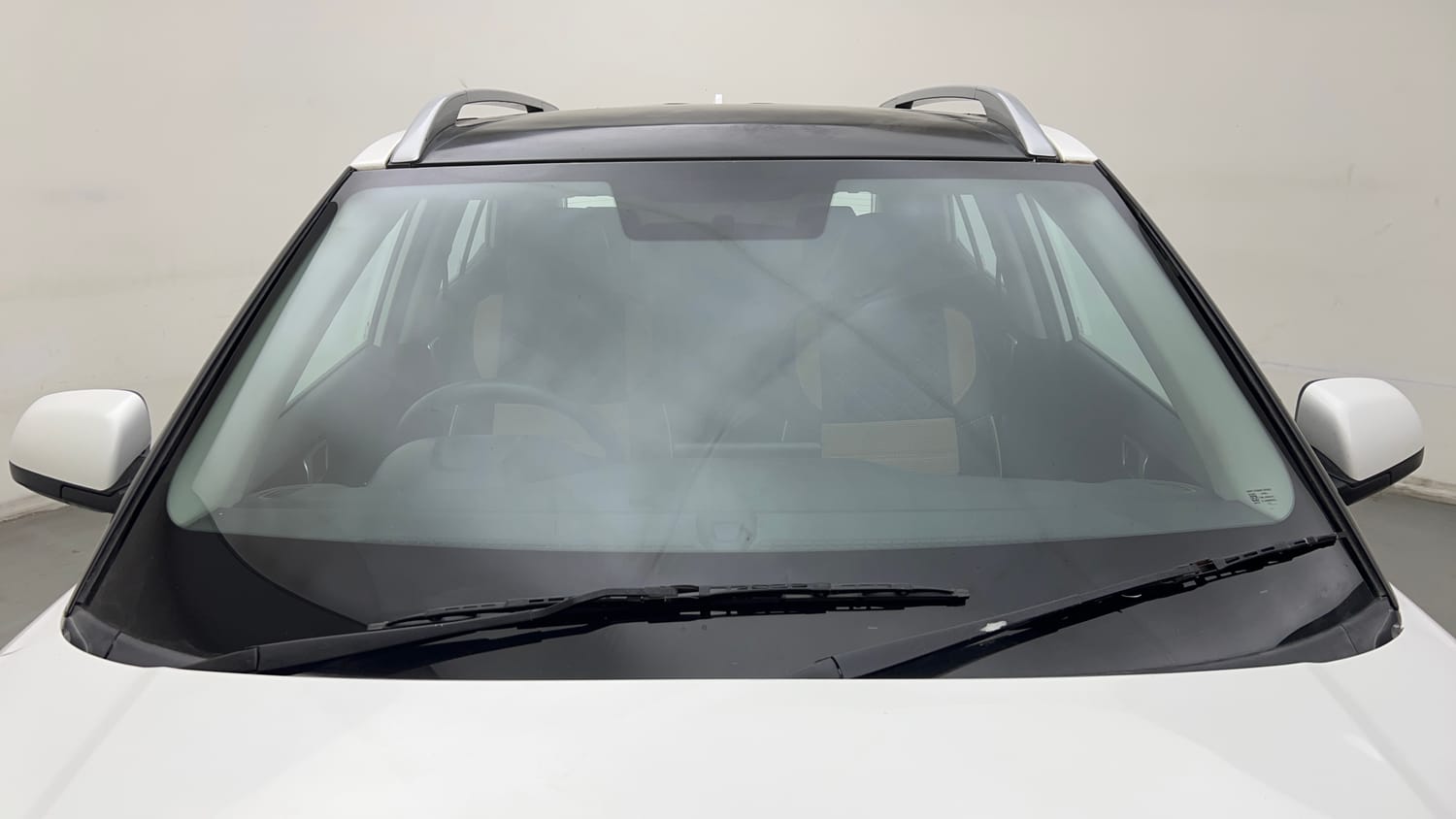 Used 2022 Hyundai Venue S (O) 1.2 Petrol Cng Manual exterior FRONT WINDSHIELD VIEW