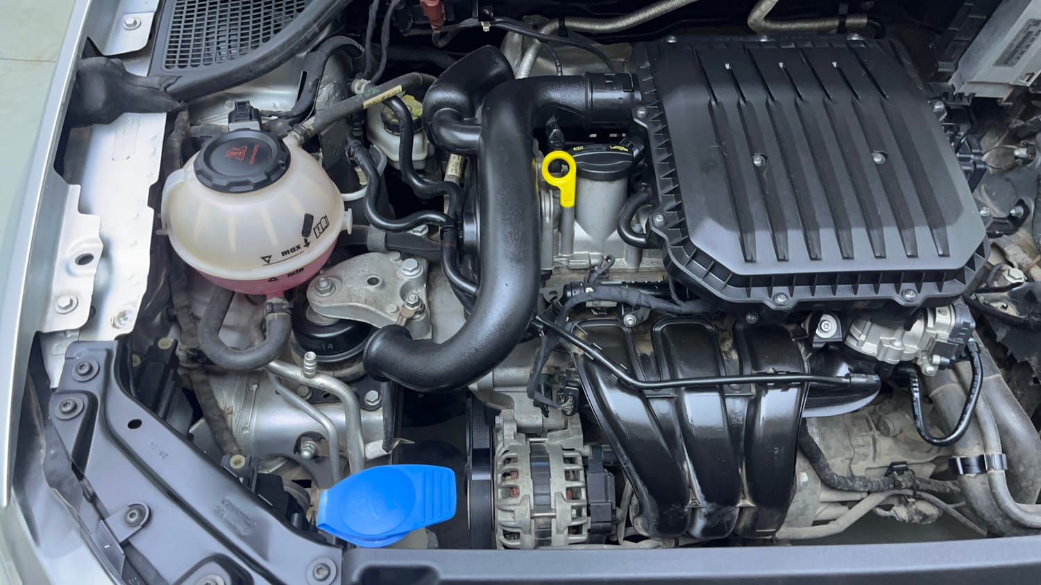 Used 2020 Volkswagen Polo Comfortline 1.0L (P) Petrol Manual engine ENGINE RIGHT SIDE VIEW