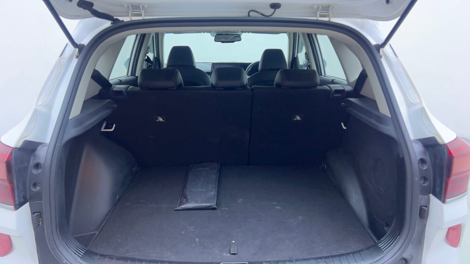 Used 2022 Kia Seltos GTX Plus 1.4 DCT Petrol Automatic interior DICKY INSIDE VIEW